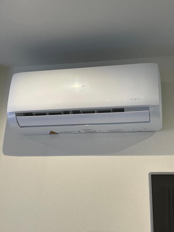 Varennahouse Aston Apt Βίλα Εξωτερικό φωτογραφία